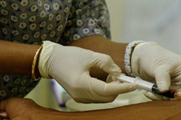 Medical+worker-Indonesia