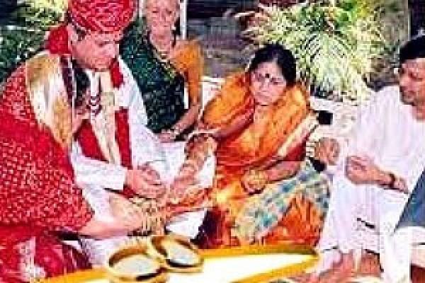 Reaching+Hindus